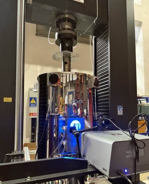 三思泰捷高溫試驗機(配視頻引伸計) 三思泰捷高溫試驗機(配視頻引伸計)